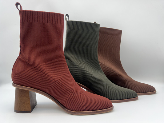 Màu đen đan mềm với da bò mềm Boots mắt cá chân của phụ nữ, gót gỗ thật có phun