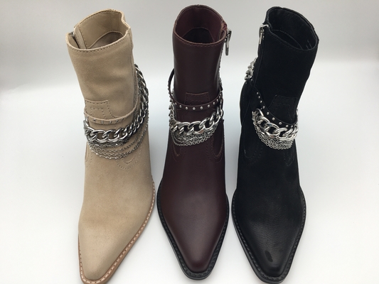Váy nữ da nappa mềm màu đen Boots thấp có dây kéo YKK ， thiết kế vòng kim loại d Gót gỗ vuông