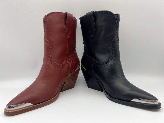 Thiết kế bằng kim loại kín mũi giày Boots da của phụ nữ ， bốt đến mắt cá chân bằng da thật nappa mềm mại ， gót abs với đế ngoài bằng cao su