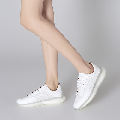 Thời trang Giày thể thao thể thao màu đen / trắng của phụ nữ Giày tennis nhẹ thoáng khí