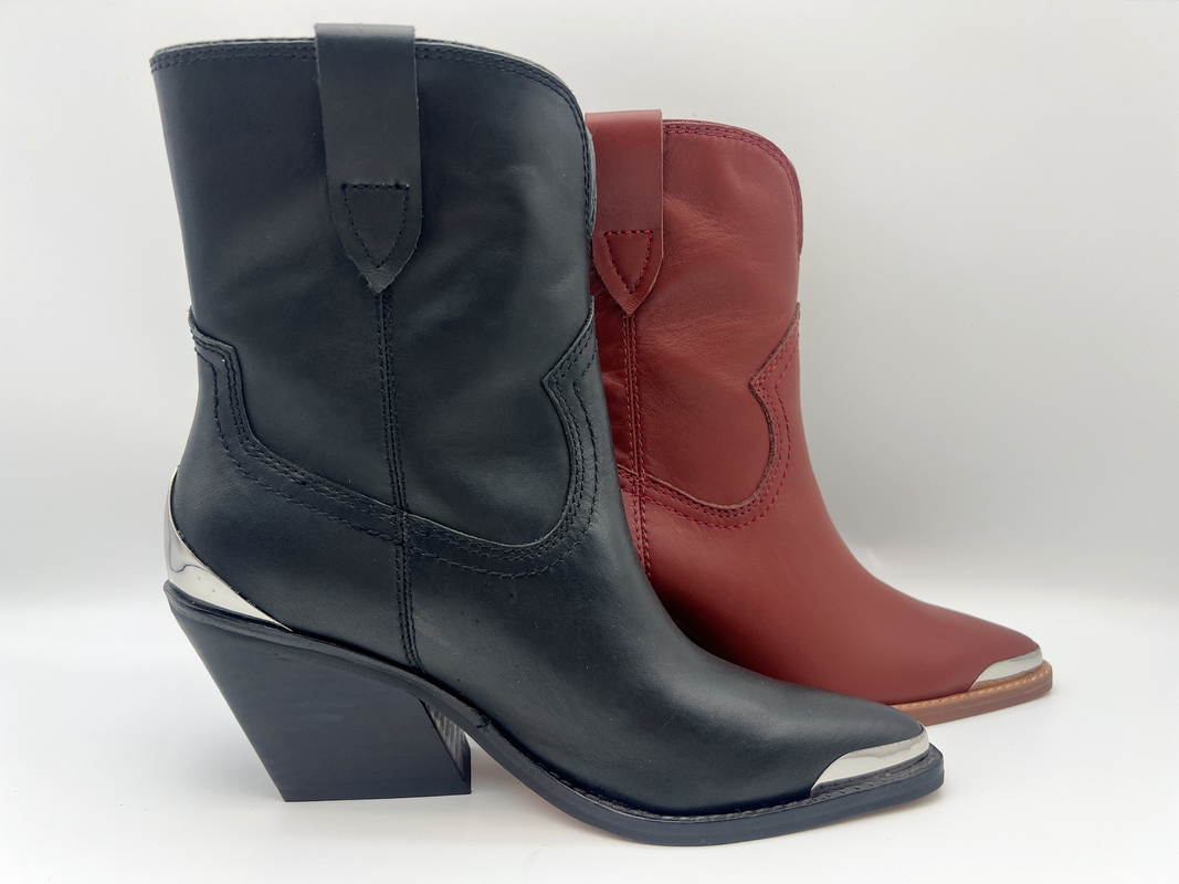 Thiết kế bằng kim loại kín mũi giày Boots da của phụ nữ ， bốt đến mắt cá chân bằng da thật nappa mềm mại ， gót abs với đế ngoài bằng cao su
